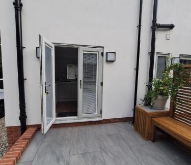 Halstead Apartment | New Annexe in Gosfied