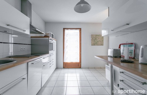 Guillestre Apartment | New apartment, near the ski resorts, due south, beautiful view of Risoul.