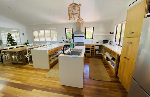 South Golden Beach House | NEW! Balinese Surf delight with Sauna & Pool