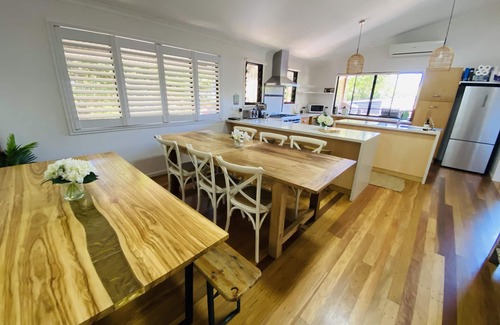 South Golden Beach House | NEW! Balinese Surf delight with Sauna & Pool