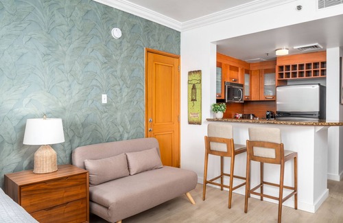 Puerta de Tierra Apartment | New beautiful bath and floors. Kitchen. Dine in a balcony with ocean view.