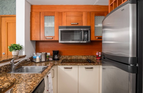 Puerta de Tierra Apartment | New beautiful bath and floors. Kitchen. Dine in a balcony with ocean view.