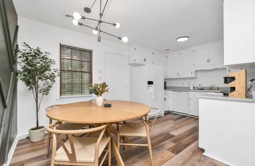 Drayton House | NEW! Cozy newly renovated midcentury modern home