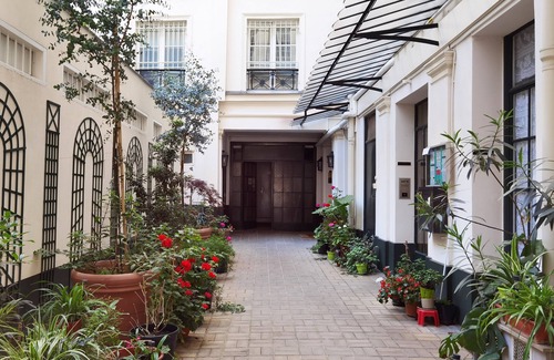 Chaussee-d'Antin Apartment | New decored Apt/elevator/50 m to Lafayette/1mn to metro