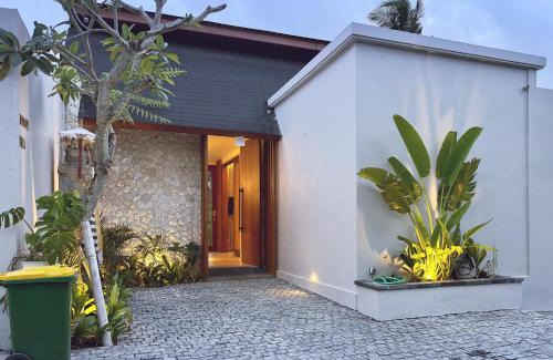 Peliatan Villa | New! Elegant & Private 1BR Villa with Pool in Ubud
