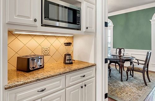 Lorena House | New Epic House-pool-theatre-hot Tub-game Room