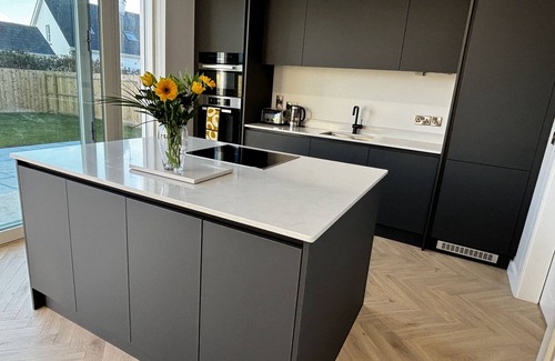 Ballyshannon House | New | Family Haven | Walk to Beach | Large Garden