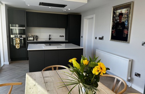 Ballyshannon House | New | Family Haven | Walk to Beach | Large Garden