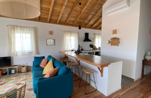 Lajes do Pico House | New Family Home with a View of São Jorge Island – Ribeirinha