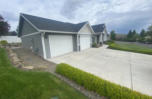 Clarkston Heights-Vineland House | New Home near Quail Ridge