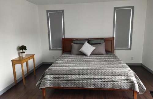 Medford House | New house with comfortable king beds