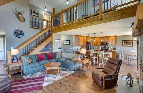 East Worcester House | New house with full amenities sleeps 10. 56acers, 1100acers state land adjacent