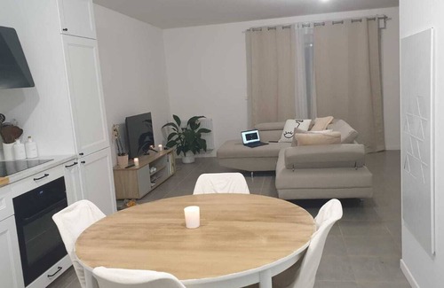 Lons Bed & Breakfast | New house with garden