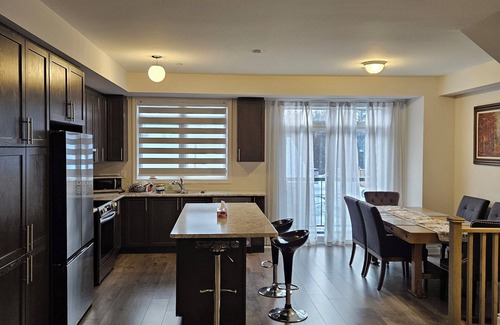 Georgian Bay House | New Lake Front Cottage at Muskoka 15 Min. from Mount St. Louis Ski Resort!