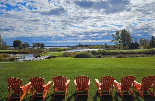 Georgian Bay House | New Lake Front Cottage at Muskoka 15 Min. from Mount St. Louis Ski Resort!