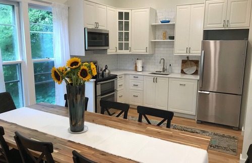 Brookmont Apartment | NEW light filled 1500 sq ft apt, lg kitchen, expansive family rm, 2 bedrm,1 bath