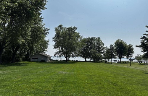 Van Dyne House | New listing. Charming 3-bedroom lake house in Van Dyne. 10 miles from EAA.