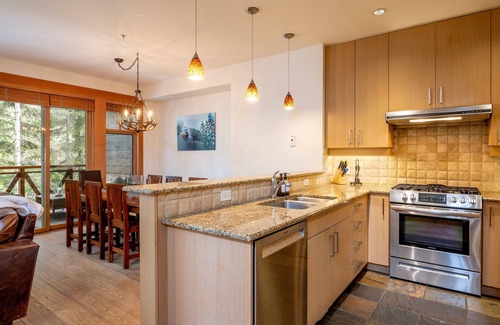 Nordic Estates House | NEW LISTING | Recently Updated | Ski-In/Out | Hot Tub | Garage | Managed by Aloha Whistler