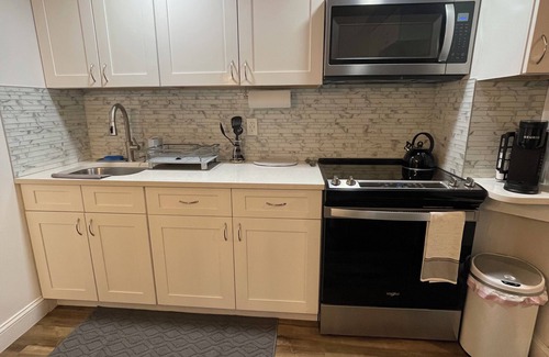 Bryn Mawr Apartment | New Modern Apartment