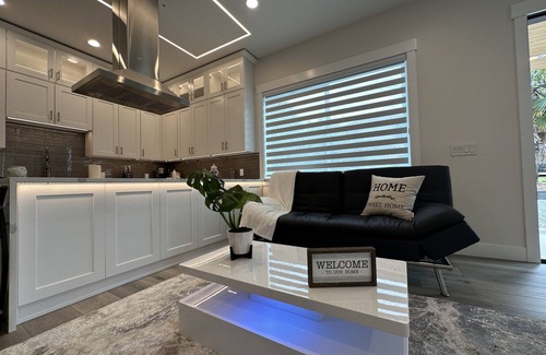 Newport House | New Modern Home in Bellevue