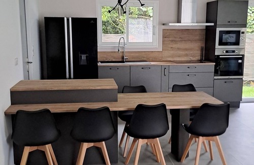 Benejacq House | New Modern House