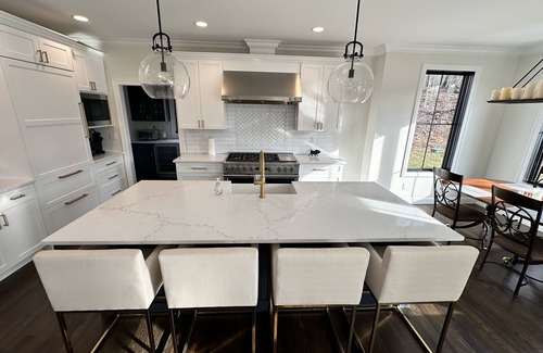 Durham House | New modern, luxurious home on 2.5 acres. 10 min to Powder Ridge & Middletown.