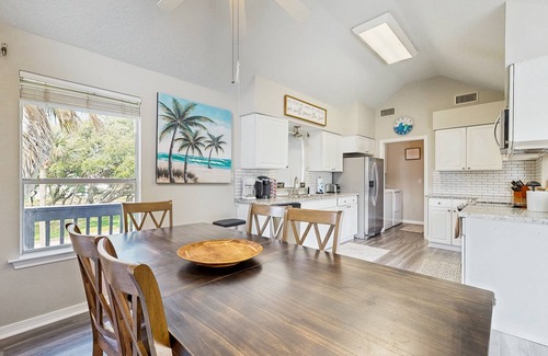 Pirates Beach West House | New Pirates Beach Home "Mimosa Manor" | Large Deck & Grill | Walk to Gulf