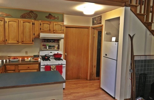 Chiniak House | NEW Private wooded hideaway w/spacious deck & hot tub, steps to beach & fishing