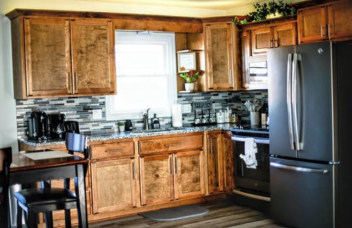 Marshall House | New, Relaxing, 3 mins to Missouri Valley College!