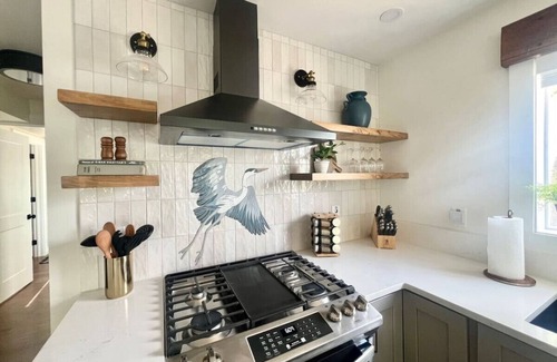 Tully House | NEW! Remodeled 5BR/3.5BA Lake House!