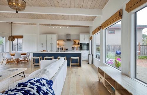 Stinson Beach House | NEW Seadrift Waterfront Kayaks, SUPS, Dock, Spa