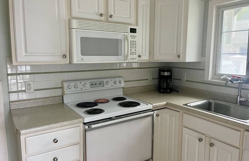 Silver Beach House | New Silver Beach Cozy Cottage-near Seacrest Resort and Old Silver Beach!