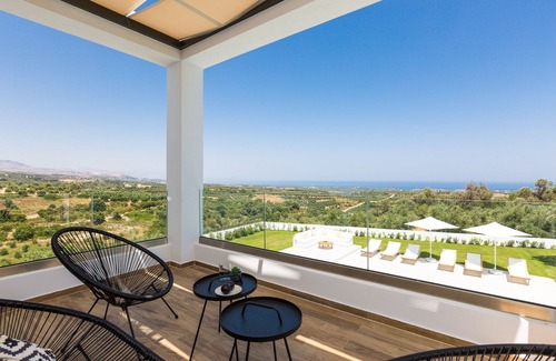 Skouloufia Villa | New Spacious Villa With Stunning views