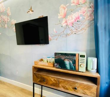 Grove Apartment | New studio flat overlooking city centre