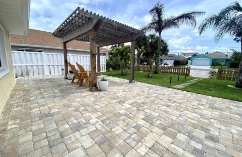 Horton Shores House | NEW! Stylish & Cozy Sea Grape near Beach & Flagler