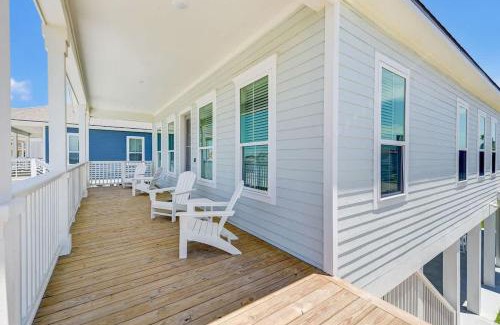 Galveston House | New Sunny Villa-1 Block From Beach