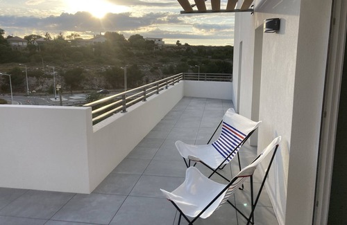 La Couronne Apartment | New superb 90 m2 seafront apartment on the Côte Bleue