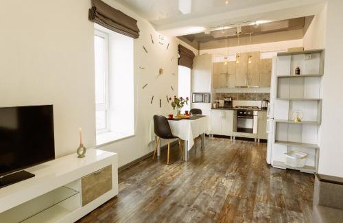 Ternopil Apartment | NEW TIME Нова простора квартира біля Центру. Окрема спальня + кухня-вітальня