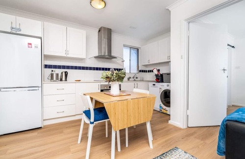 Lyons Apartment | New to VRBO: Brilliantly Restored Apt - 8mins from Hospital