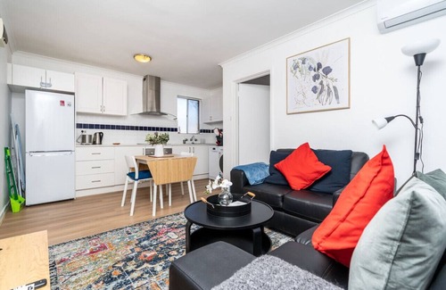 Lyons Apartment | New to VRBO: Brilliantly Restored Apt - 8mins from Hospital