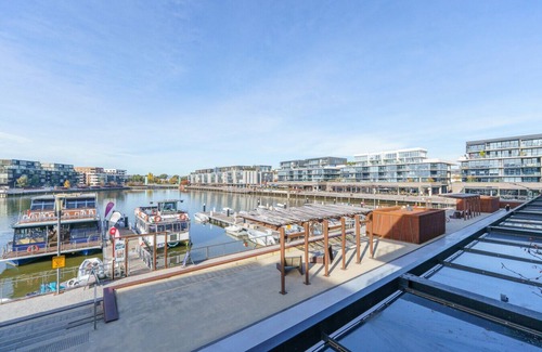 Kingston Apartment | NEW TO VRBO: Vibrant Stay with Lakeside Charm in Kingston