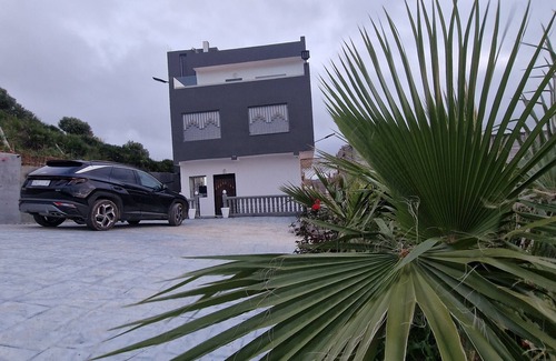 Al Bahraoyine House | New Villa - Large Private Swimming Pool - 6 Bedrooms, full mountain view.