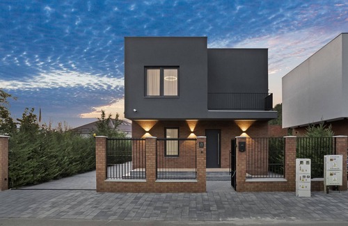 Corbeanca Villa | New Villa next to the forest and Therme SPA