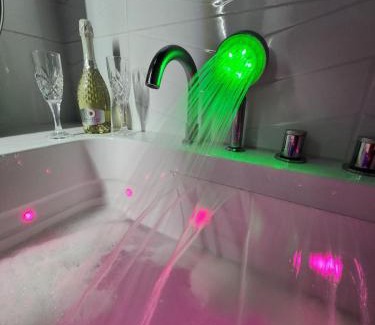 Bemowo Apartment | New! Warsaw Luxury Apartment with Jacuzzi and total relax - Warszawski Luksus Jacuzzi i totalny relaks!