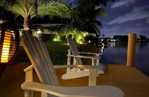 North Corals House | New! Waterfront Heated Pool & Jacuzzi 2 mi to Beach - Fishing Pier Relaxing SPA & Hammock