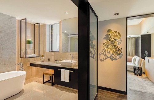 He Ping Hotel | New World Shenyang Hotel