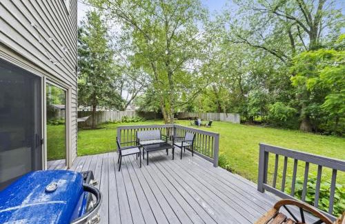 Waukegan House | New Year Spot- Navy Graduation King bed pool table