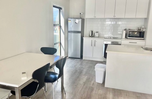 Frankton Apartment | New York style apartment in the Heart of Hamilton