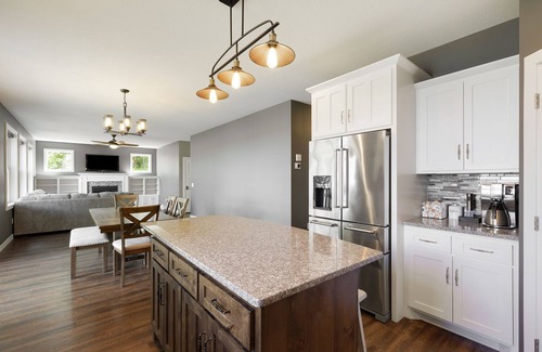 Grandy House | Newer Lakehouse on 100ft of Shoreline