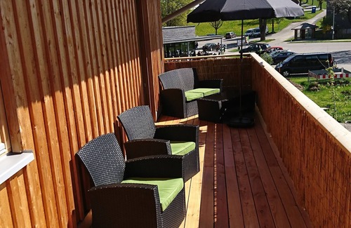 Rueckholz House | Newly built comfortable apartment with roof terrace